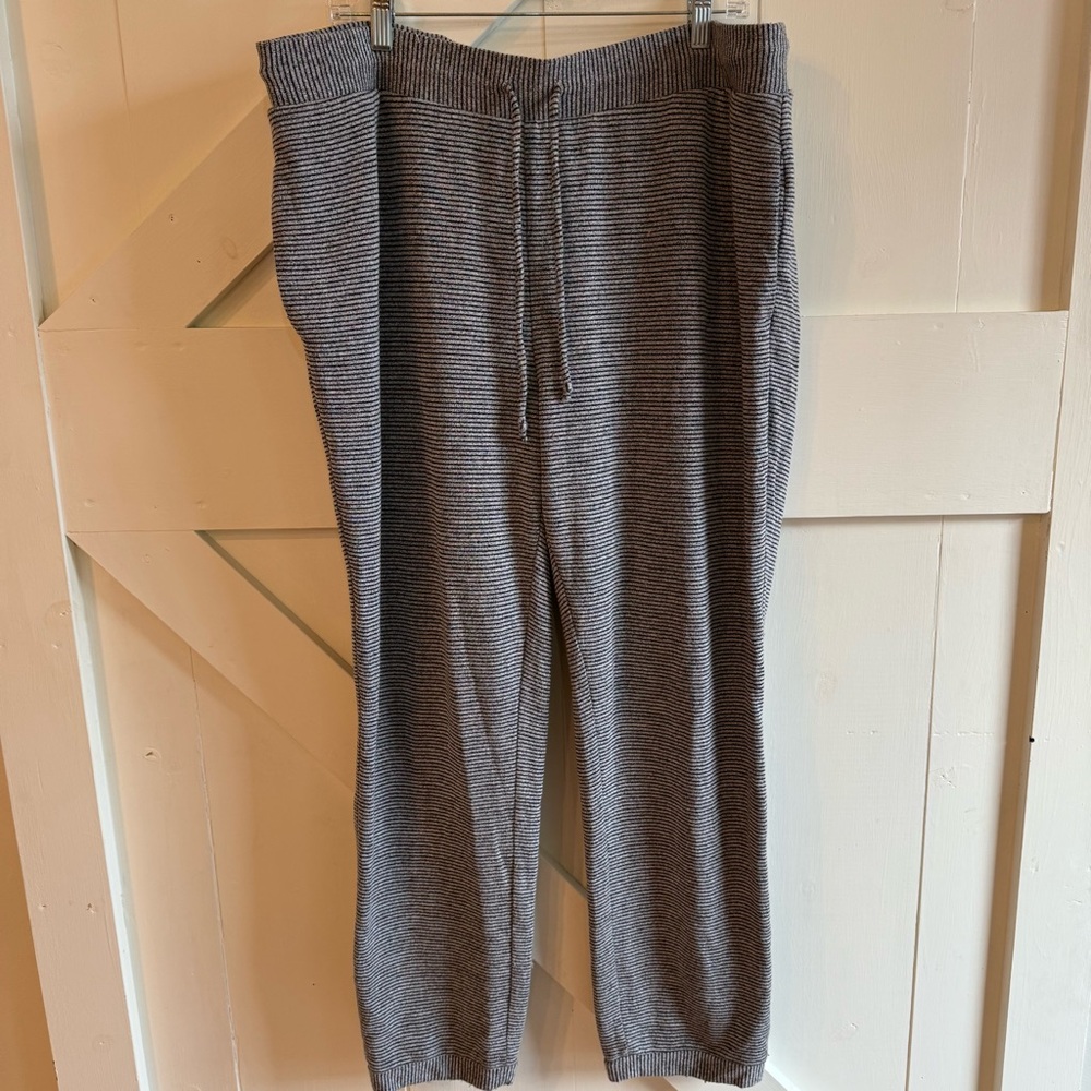 Weekends‎ by Chico's Women’s Black/Gray Striped Pull-on Casual Pants Size 3 (XL)